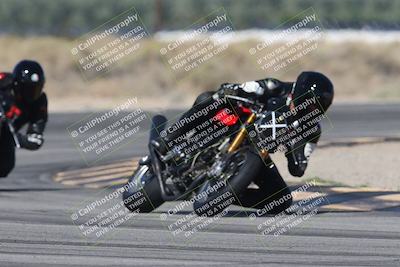 media/Oct-13-2025-Moto Forza (Mon) [[a66d839500]]/3-B Group/Session 3 (Turn 16)/
